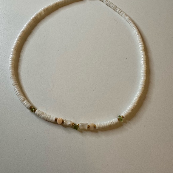 Choker Puka Shell Necklace - Picture 2 of 3